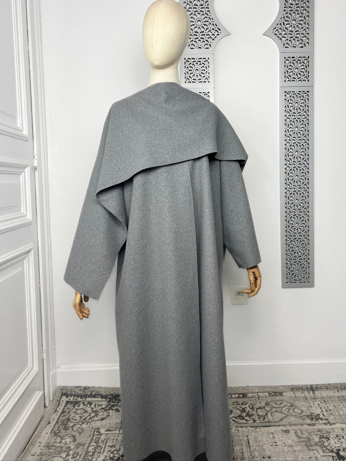 Manteau Soumaya avec écharpe intégré - Sabr Mastour