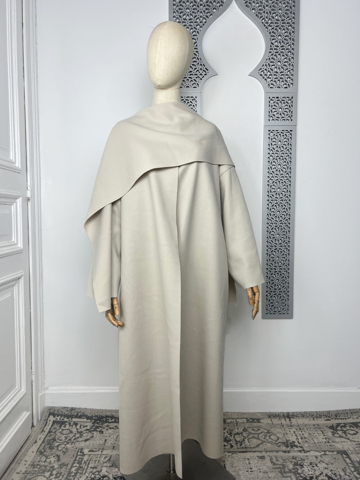 Manteau Soumaya avec écharpe intégré