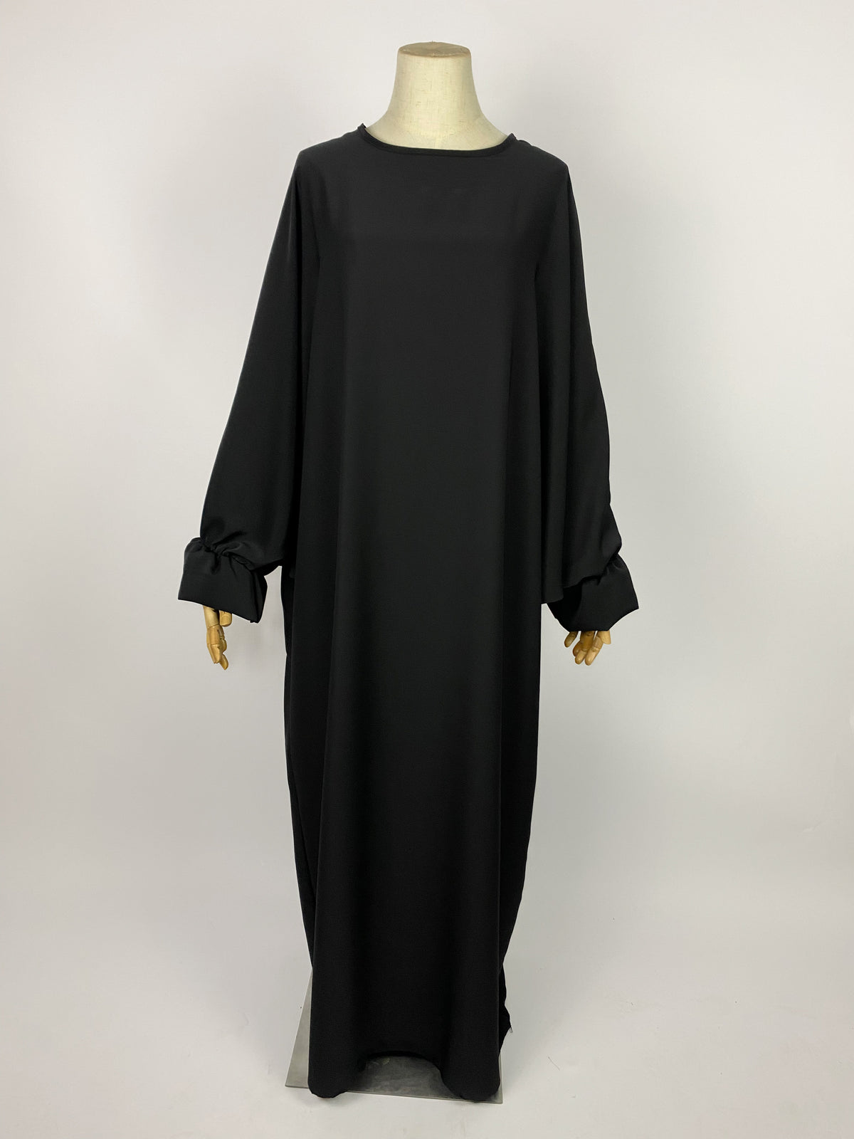 Abaya van zijde uit Medina Asma